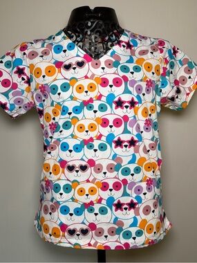 Cute scrub top! Size small.
